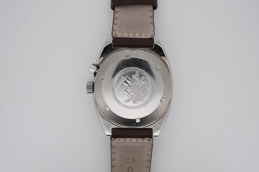 A gentleman's modern stainless steel Tissot Aquastar Regate automatic wrist watch, on a leather strap, case diameter 40mm, no box and papers. Condition - fair to good